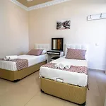 Elvin Hotel *